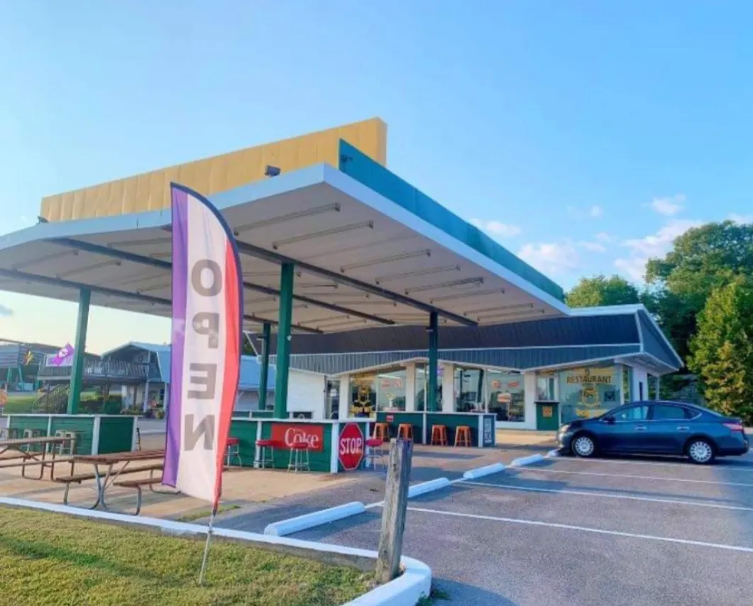 The Dog Pound Restaurant and Smoke House